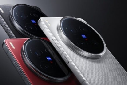 Cận cảnh vivo X300 Ultra: Công nghệ zoom quang liên tục thách thức iPhone 17 Pro Max