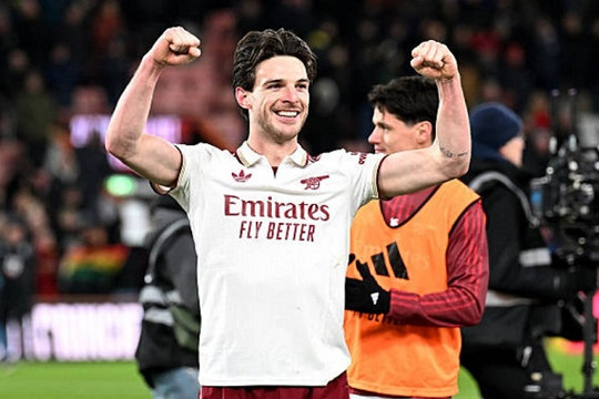 Arsenal ngược dòng kịch tính 3-2 trước Bournemouth nhờ cú đúp của Declan Rice