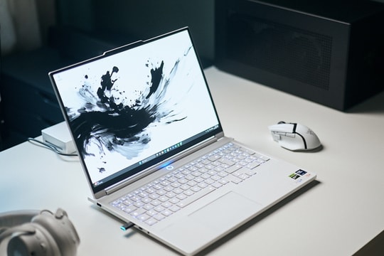 Lenovo Legion 7i giảm giá 570 USD: Laptop gaming RTX 5060 và màn hình OLED 2.5K ấn tượng