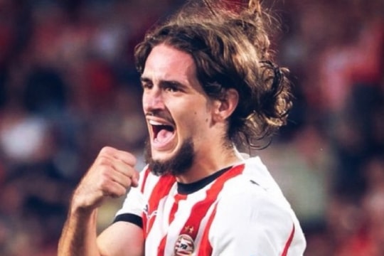 Liverpool nhắm chiêu mộ Yarek Gasiorowski sau màn trình diễn điểm 10 tại Anfield