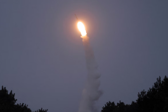 Triều Tiên phóng tên lửa đạn đạo chưa xác định về phía Biển Nhật Bản