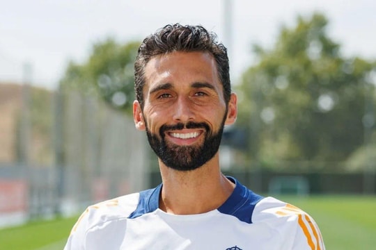 CHÍNH THỨC: Bổ nhiệm Arbeloa làm HLV trưởng Real Madrid
