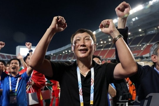 Kim Sang-sik và sự thăng hoa tại Việt Nam: Người Mohican cuối cùng của làn sóng Hàn Quốc