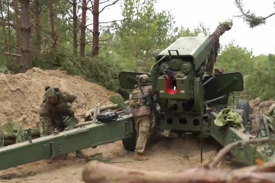 Ukraine hồi sinh pháo kéo 155mm và bước tiến tên lửa siêu vượt âm của Nhật Bản