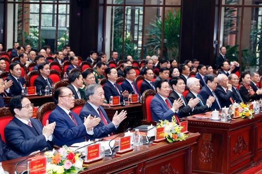 Bí thư Tỉnh ủy Nguyễn Khắc Thận dự Lễ kỷ niệm 60 năm ngày truyền thống ngành Nội chính Đảng