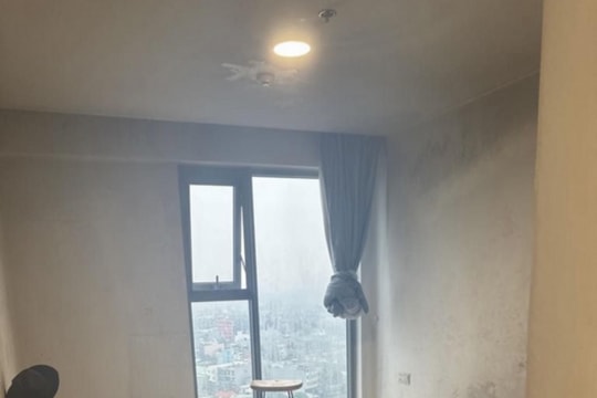 Cảnh báo nguy cơ cháy nổ cực cao khi sạc laptop trên giường và sofa: Những sai lầm cần loại bỏ ngay