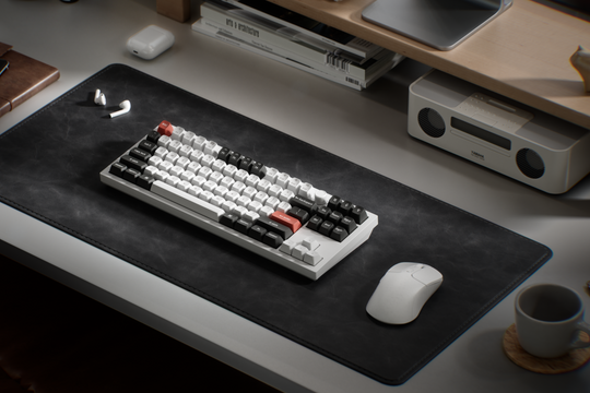 Keychron ra mắt bàn phím Q Ultra và V Ultra với pin 660 giờ cùng firmware ZMK mới