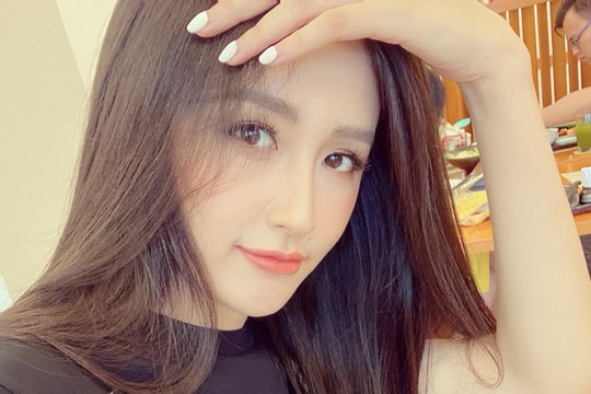 Mai Phương Thúy thông báo bị hack Facebook và loạt động thái gây chú ý đầu năm