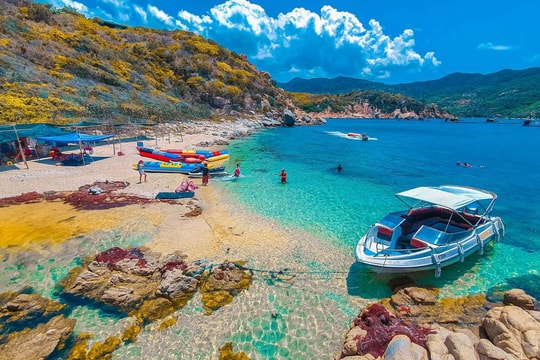 Ninh Thuận: Cẩm nang khám phá vịnh Vĩnh Hy và vẻ đẹp văn hóa Chăm Pa từ A-Z