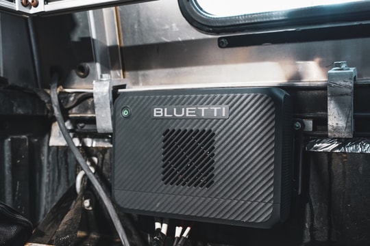 Bluetti ra mắt Charger 2: Trạm sạc năng lượng 1.200W đột phá cho xe hơi tại CES 2026