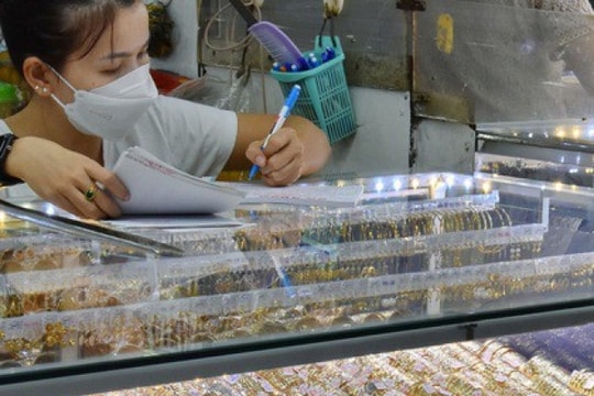 Giá vàng 11h30 trưa nay 7/1/2026: SJC, vàng nhẫn 9999, vàng thế giới tăng nhẹ