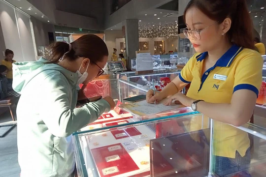 Giá vàng hôm nay 9/1: Giá vàng miếng, vàng nhẫn, vàng thế giới, giá bạc Phú Quý