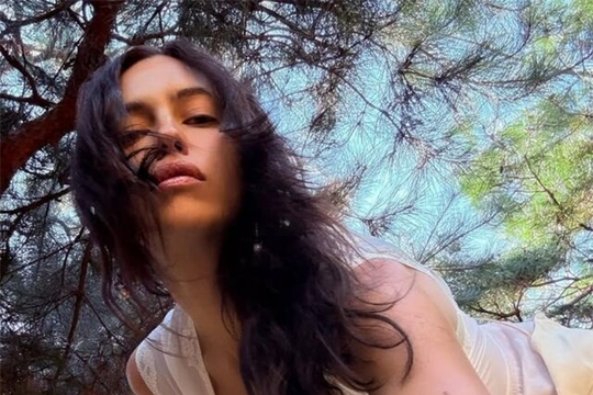 Siêu mẫu Irina Shayk gây ấn tượng khi chia sẻ loạt ảnh trải nghiệm văn hóa tại Seoul