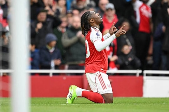 Arteta sẵn sàng tung 'quân bài tẩy' Eberechi Eze vào đại chiến với Liverpool