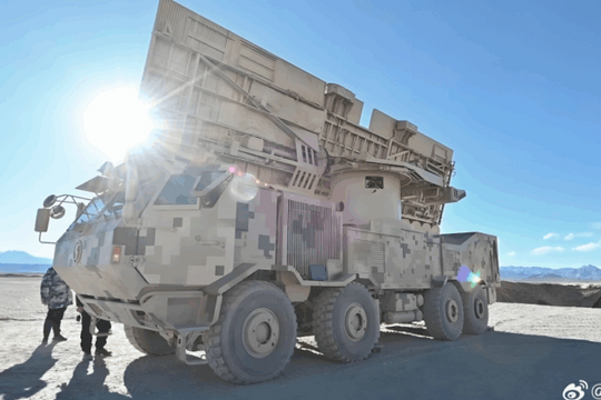 Sức mạnh vũ khí vi sóng Hurricane 3000 của Trung Quốc với tầm đánh chặn drone hơn 3 km