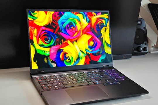 XMG Fusion 16 M25 ra mắt tùy chọn màn hình OLED 120Hz nâng tầm trải nghiệm thị giác