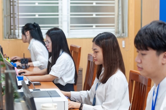 Tiếp tục tinh giản biên chế, đề xuất điều chỉnh tiền lương với cán bộ, công chức