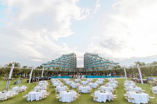 Du lịch MICE là gì? Xu hướng kết hợp hội nghị và nghỉ dưỡng đẳng cấp tại Việt Nam