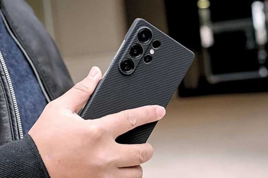 Samsung Galaxy S26 Ultra lộ diện qua phụ kiện: Cấu trúc camera đặc trưng và cải tiến công thái học