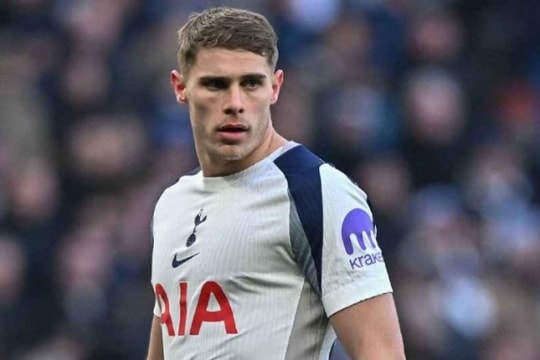 Barca và Liverpool đại chiến vì Van de Ven, MU săn trung vệ Serie A