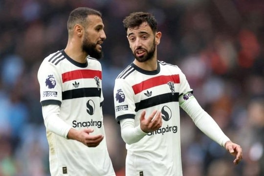 Juventus tái khởi động thương vụ chiêu mộ hậu vệ Noussair Mazraoui từ Manchester United