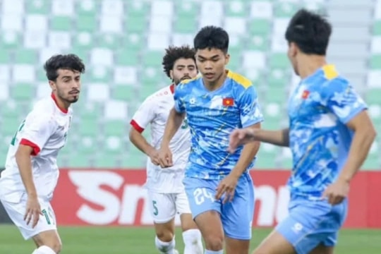 Điểm tin bóng đá Việt Nam 11/1: Lê Phát nhận 'mật lệnh' từ thầy Kim, Công Phượng tỏa sáng