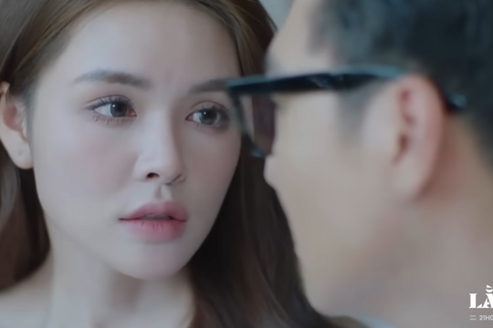 Lằn ranh tập 50: Triển dùng mỹ nam kế lợi dụng em gái Trinh để đoạt tài liệu