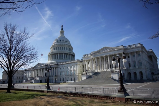 Mỹ áp thuế 25% đối với các quốc gia hợp tác với Iran