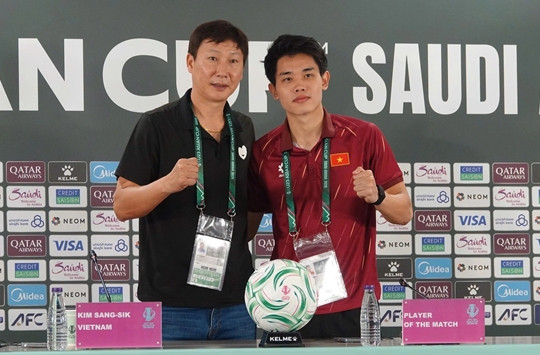 U23 Việt Nam lập kỷ lục tại giải châu Á: HLV Kim Sang-sik và bài toán thay người đỉnh cao