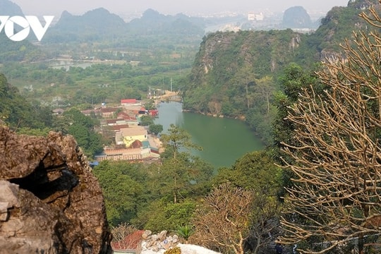 Chùa Hương: Khám phá cung đường trekking Tuyết Sơn sơn thủy hữu tình