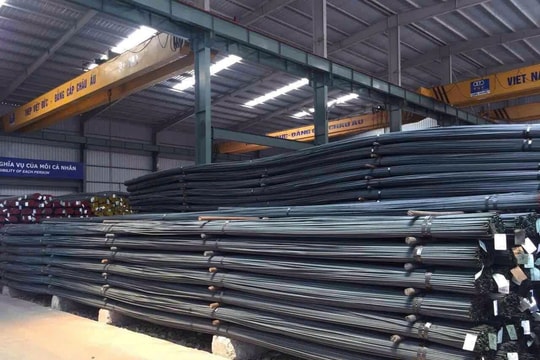 Giá thép hôm nay 13/1: Thị trường thế giới giằng co, thép Hòa Phát giữ mức 13.800 đồng/kg