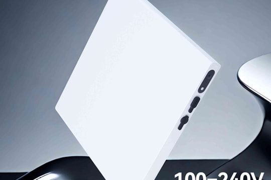 Nomad N1: Giải mã pin dự phòng thể rắn mỏng nhất thế giới có ổ cắm AC