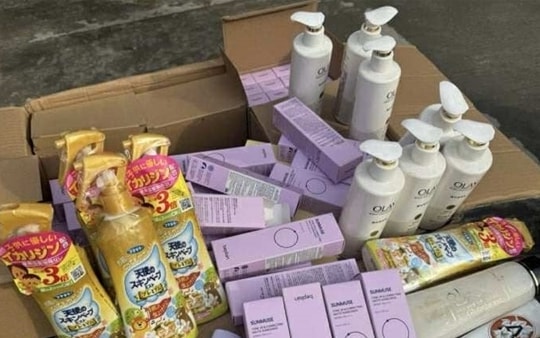 Triệt phá đường dây mua bán 25 tấn hóa mỹ phẩm giả trên mạng