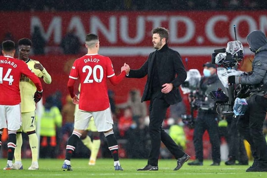 Michael Carrick trở lại dẫn dắt MU: Bản lĩnh của người thừa kế di sản Sir Alex