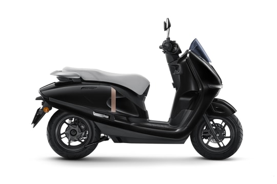 Honda và Yamaha giảm giá xe máy điện hàng chục triệu đồng để cạnh tranh tại Việt Nam