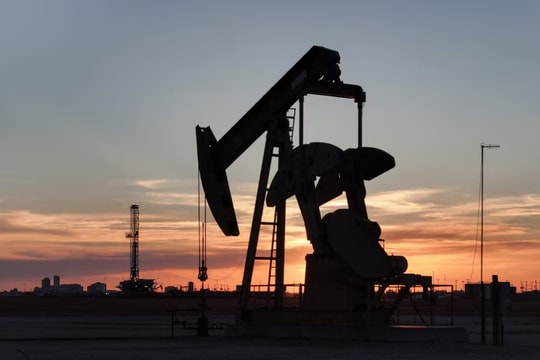 Kịch bản giá dầu 120 USD nếu Iran phong tỏa eo biển Hormuz?