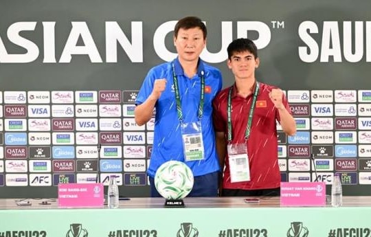 HLV Kim Sang-sik và 5 bài toán hóc búa của U23 Việt Nam trước thềm tứ kết châu Á