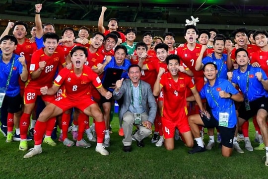 Báo Nhật ngả mũ trước U23 Việt Nam: Kẻ ngáng chân vĩ đại tại giải châu Á