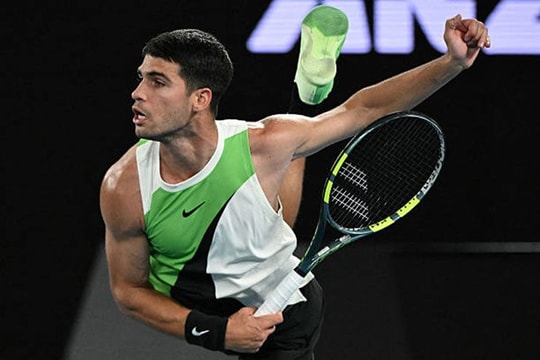 Carlos Alcaraz thắng thuyết phục Adam Walton tại vòng 1 Australian Open