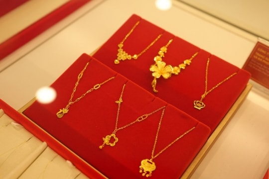 Cập nhật 08:30 sáng 18/01/2026: Giá vàng đồng loạt đi ngang, riêng SJC ổn định ở mức 162,800 triệu đồng