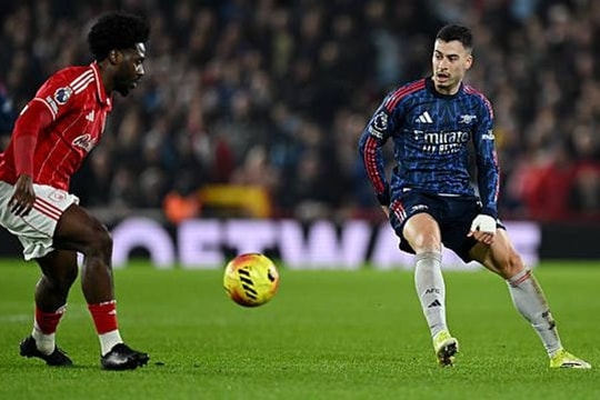 Arsenal sảy chân tại City Ground: Khi hàng công Pháo thủ bất lực trước Matz Sels