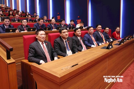 Hình ảnh Đoàn đại biểu Đảng bộ tỉnh Nghệ An dự Đại hội XIV của Đảng