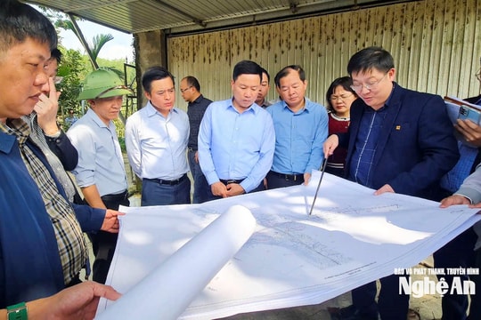 Phó Chủ tịch UBND tỉnh Hoàng Phú Hiền kiểm tra công tác chuẩn bị khởi công dự án Đường bộ cao tốc Vinh - Thanh Thủy
