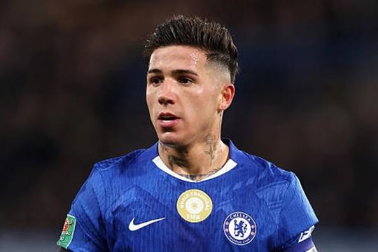 Tin chuyển nhượng 19/1: Chelsea sẵn sàng bán Enzo Fernandez, MU liên hệ Xavi Hernandez