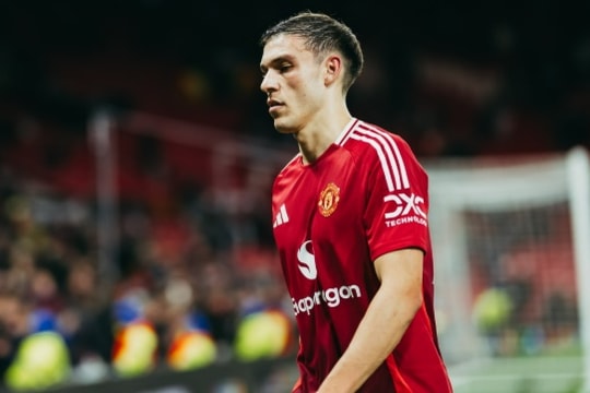 MU sẵn sàng đổi Manuel Ugarte lấy Noah Sadiki, Liverpool tìm người thay Ibrahima Konate