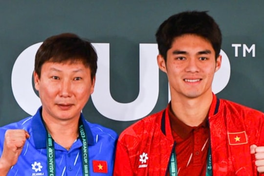 U23 Việt Nam vs U23 Trung Quốc: HLV Kim Sang-sik và tham vọng chung kết châu Á