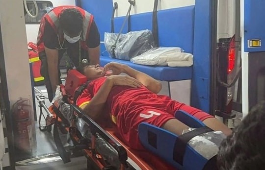 Nguyễn Hiểu Minh trải lòng sau chấn thương đứt dây chằng: 'Nước mắt rơi vì sự day dứt'