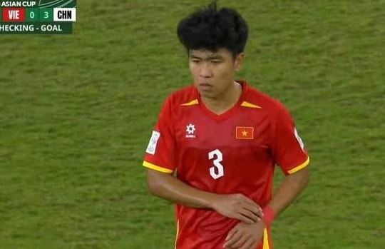 Phạm Lý Đức xin lỗi sau thẻ đỏ tại bán kết U23 châu Á: Nỗi đau và sự trưởng thành
