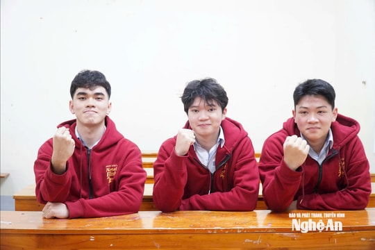 Những “hot boy” Trường Phan đem về 3 giải Nhất quốc gia môn Tiếng Anh