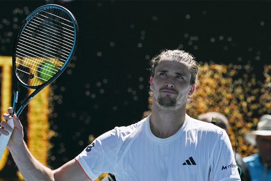 Alexander Zverev vượt khó trước Alexandre Muller để tiến vào vòng 3 Australian Open 2026